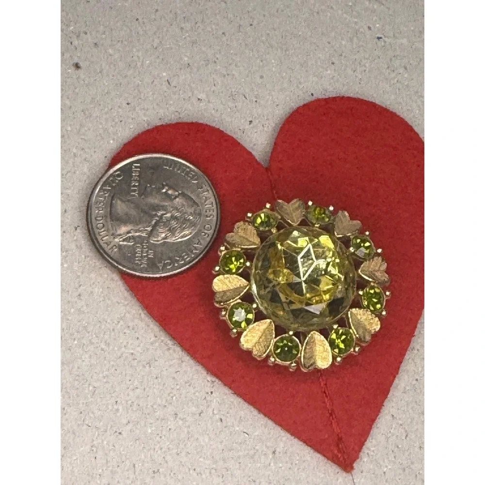 VTG Avon brooch pendant brush gold green stone accent heart/leaf SEE description